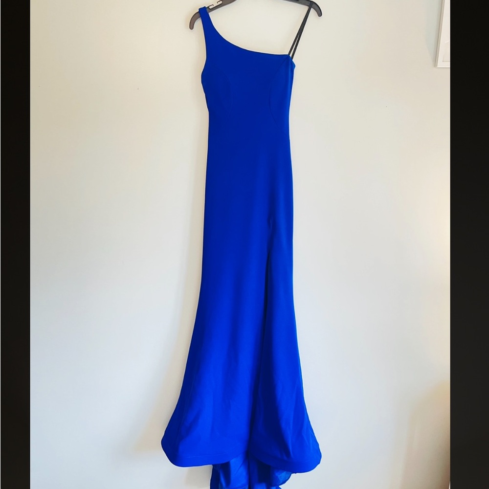 Elegant Royal Blue One-Shoulder Dress